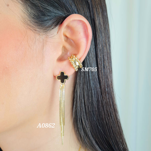 Earcuff / arete trébol negro