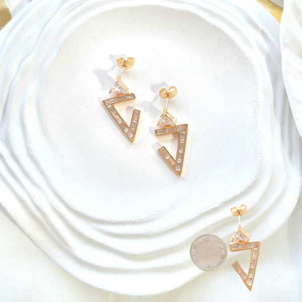 Arete triangulo invertido A01062