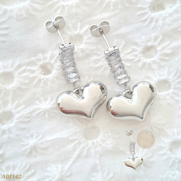 Aretes con zircones y corazón A01142