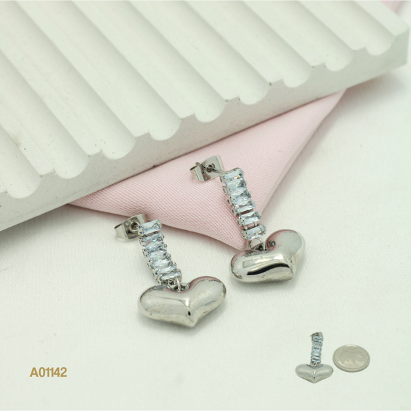 Aretes con zircones y corazón A01142