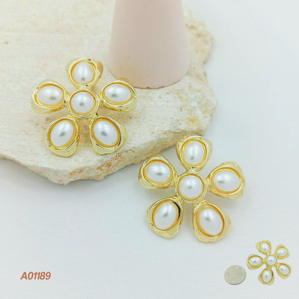 Arete flor con perlas A01189