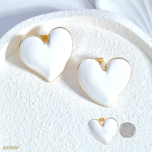 Arete corazón blanco A01800