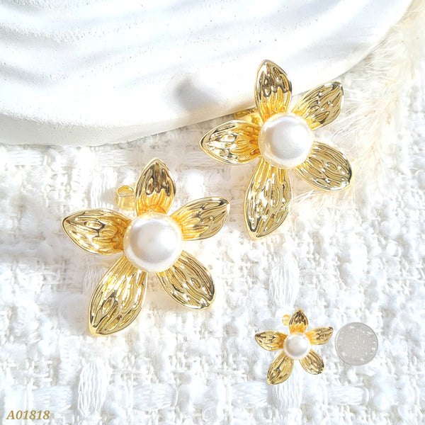 Arete flor perla A01818