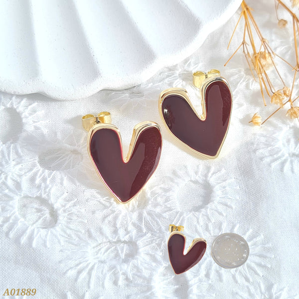 Arete corazón café A01889