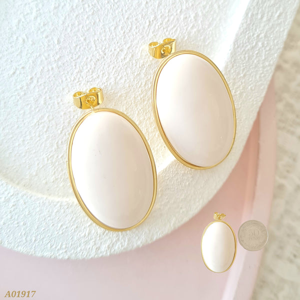 Arete ovalo blanco A01917