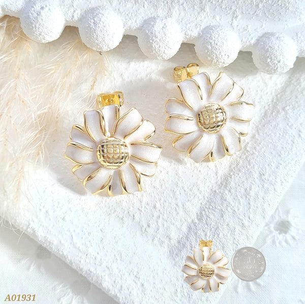 Arete flor blanca A01931