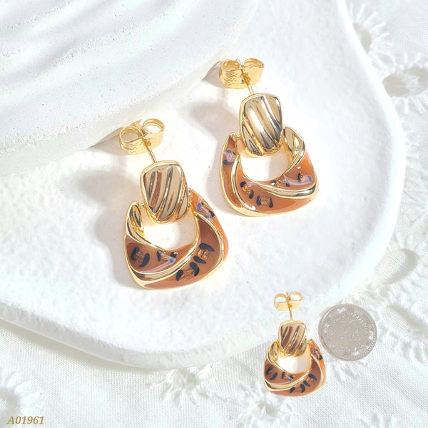 Arete doble nudo café A01961