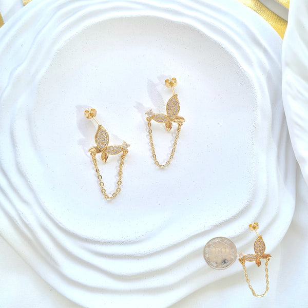 Arete de mariposa y cadenas A0882