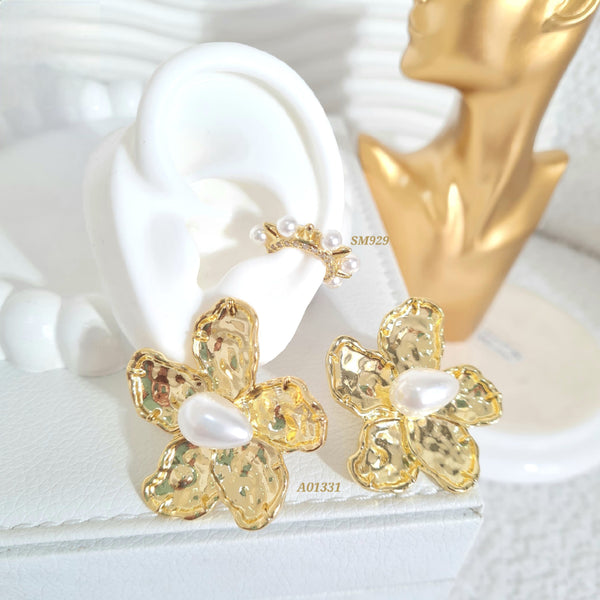 Earcuff perlas / Arete flor y perla (Cada uno)