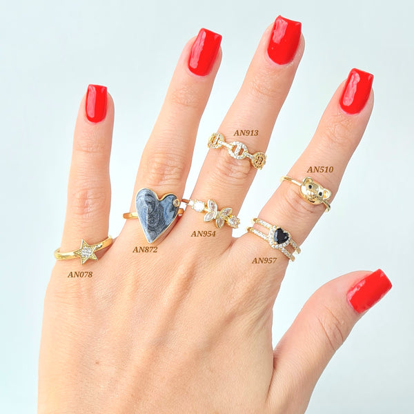 Anillos con zircones