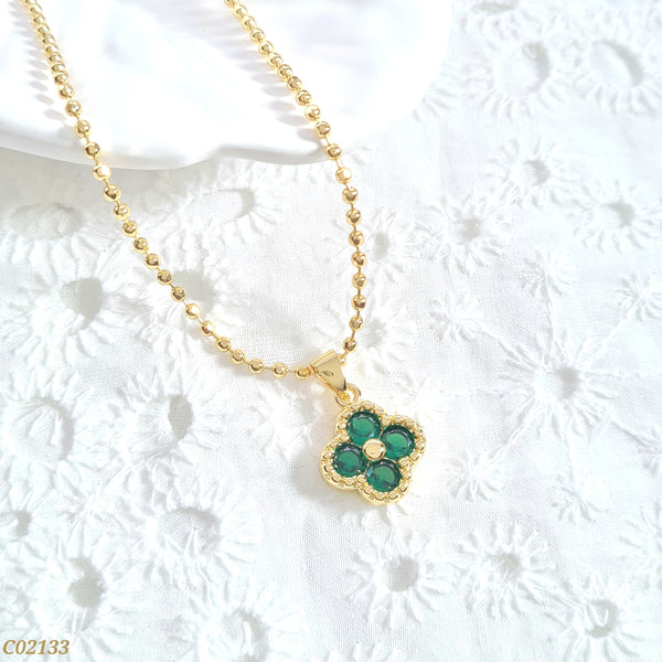 Cadena trébol verde en zircones C02133