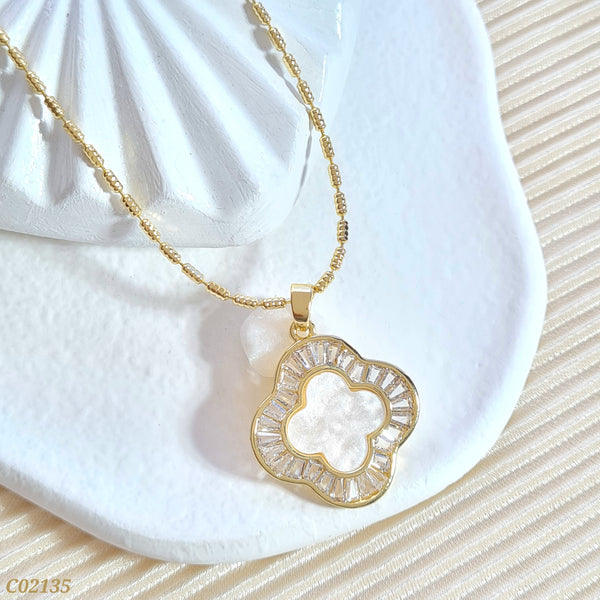 Cadena trébol grande blanco C02135