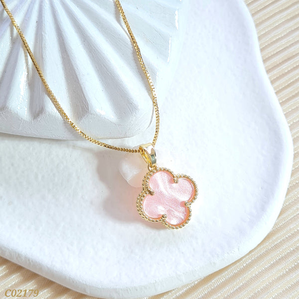 Cadena trébol rosa C02179