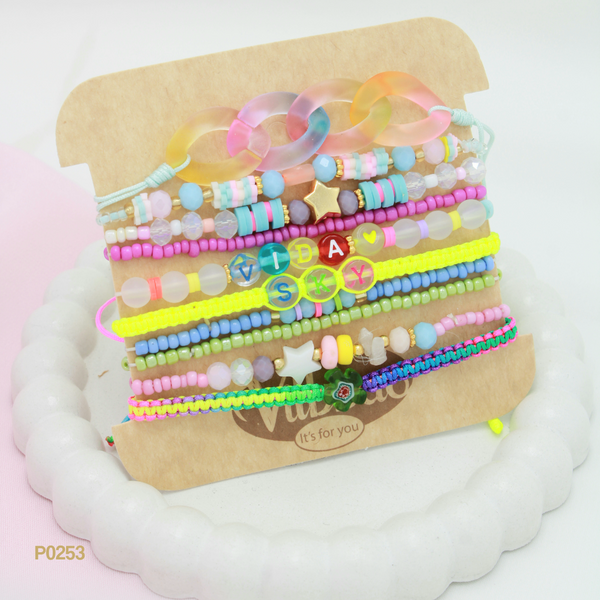 Set de pulseras en tonos multicolor P0253