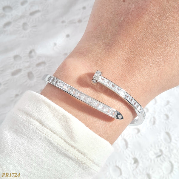 Pulso tipo clavo plateado PR1724