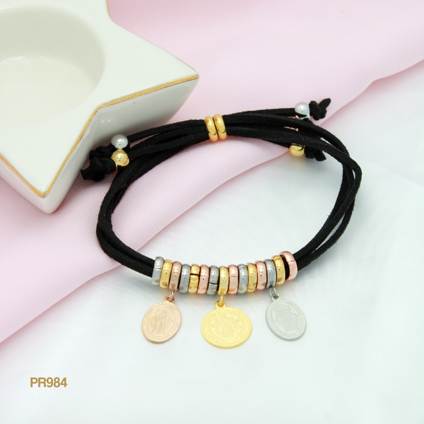 Pulsera triple lazo negro y dijes tres oros PR984